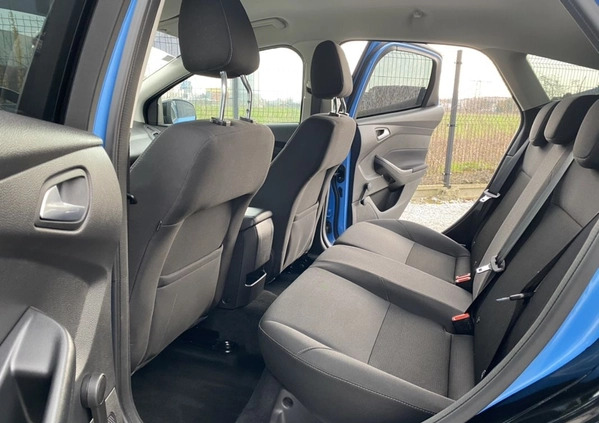 Ford Focus cena 45999 przebieg: 89000, rok produkcji 2017 z Krobia małe 667